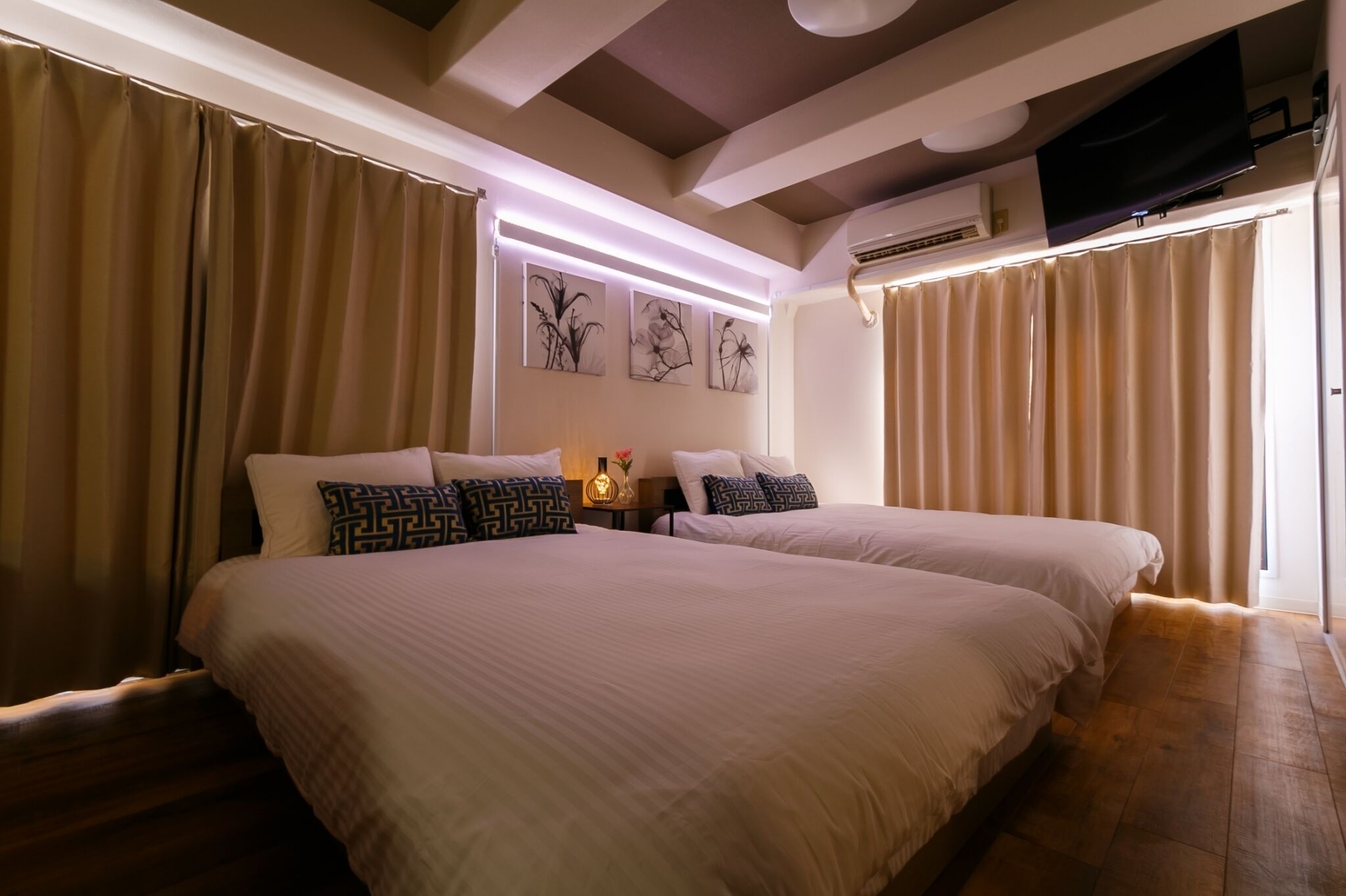 Strykjärn/strykbräda, wi-fi och sängkläder