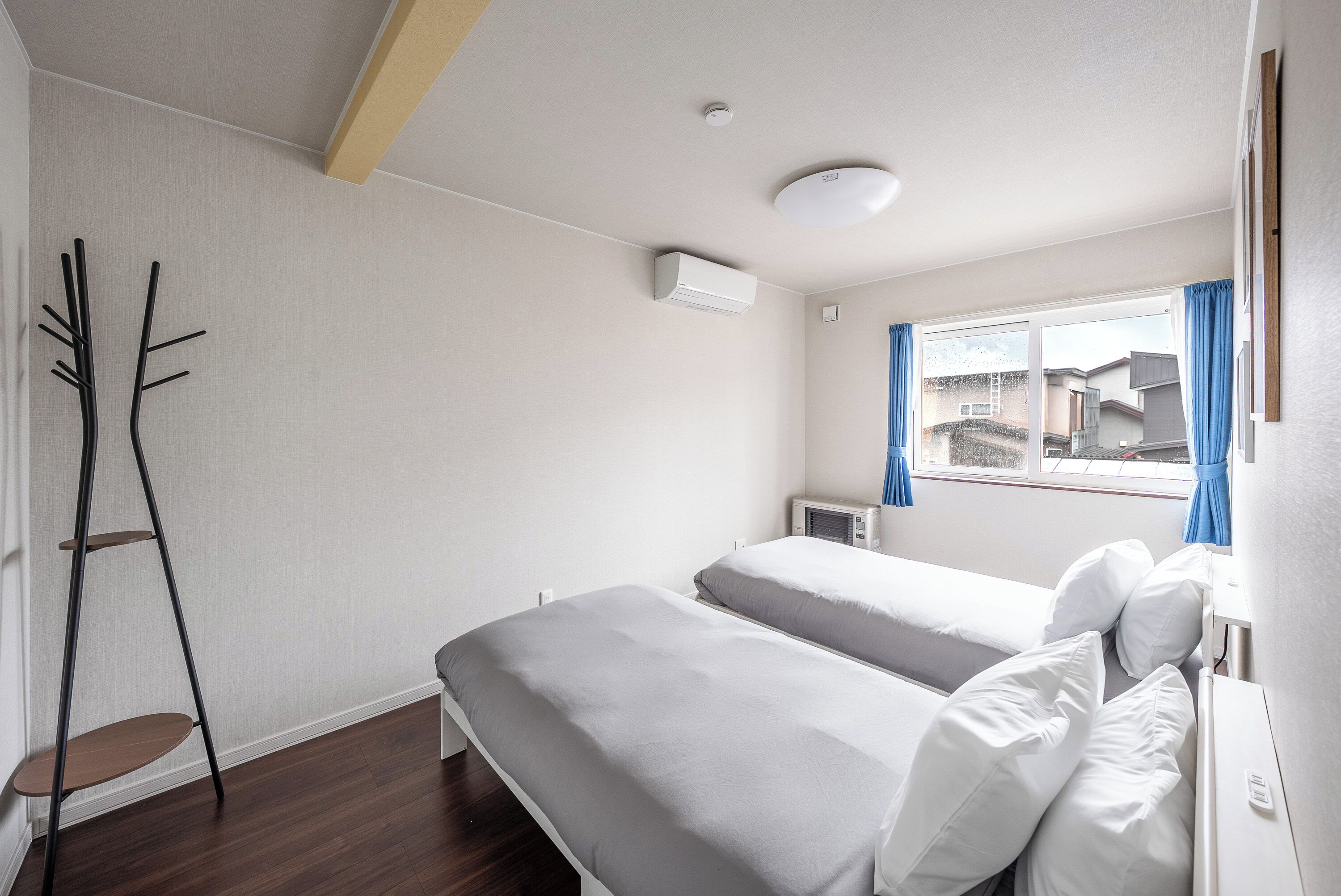 Desk, iron/ironing board, free WiFi