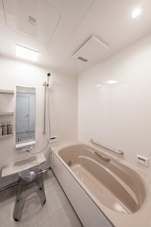 Hair dryer, slippers, bidet, towels - CALM FOREST (Asahikawa)