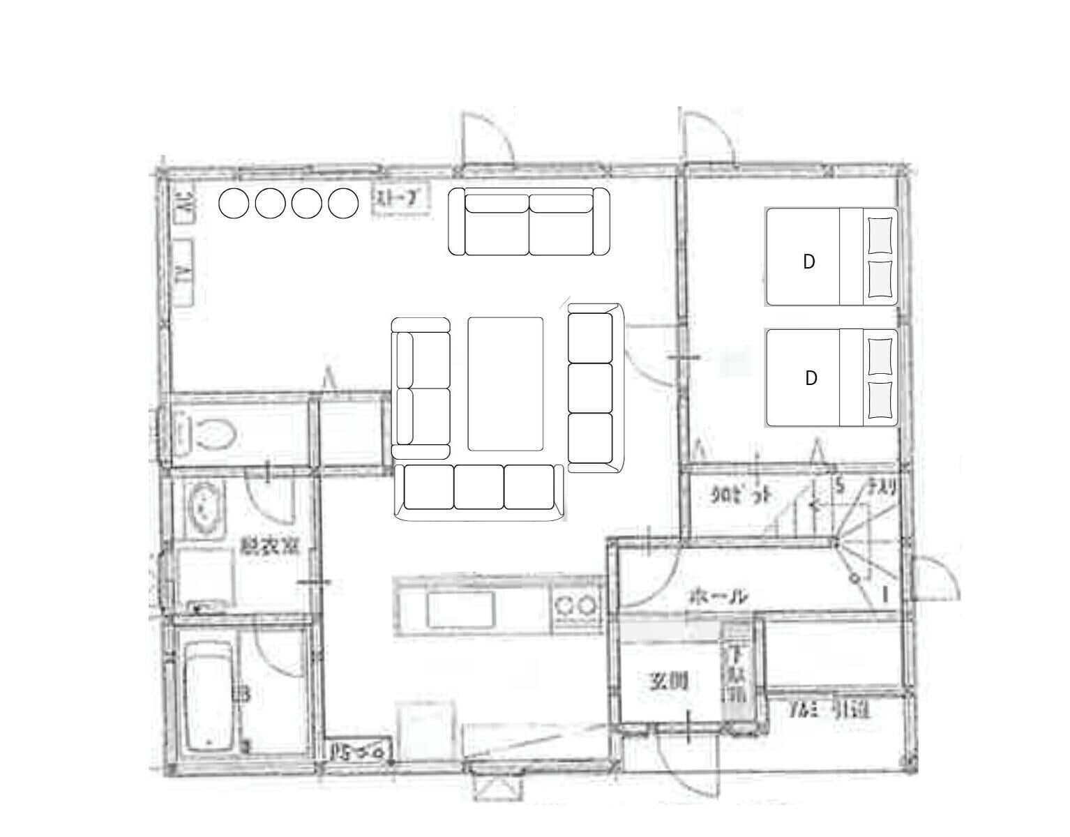 A floor plan of a hotel with a dining area, kitchen, and multiple bedrooms.
