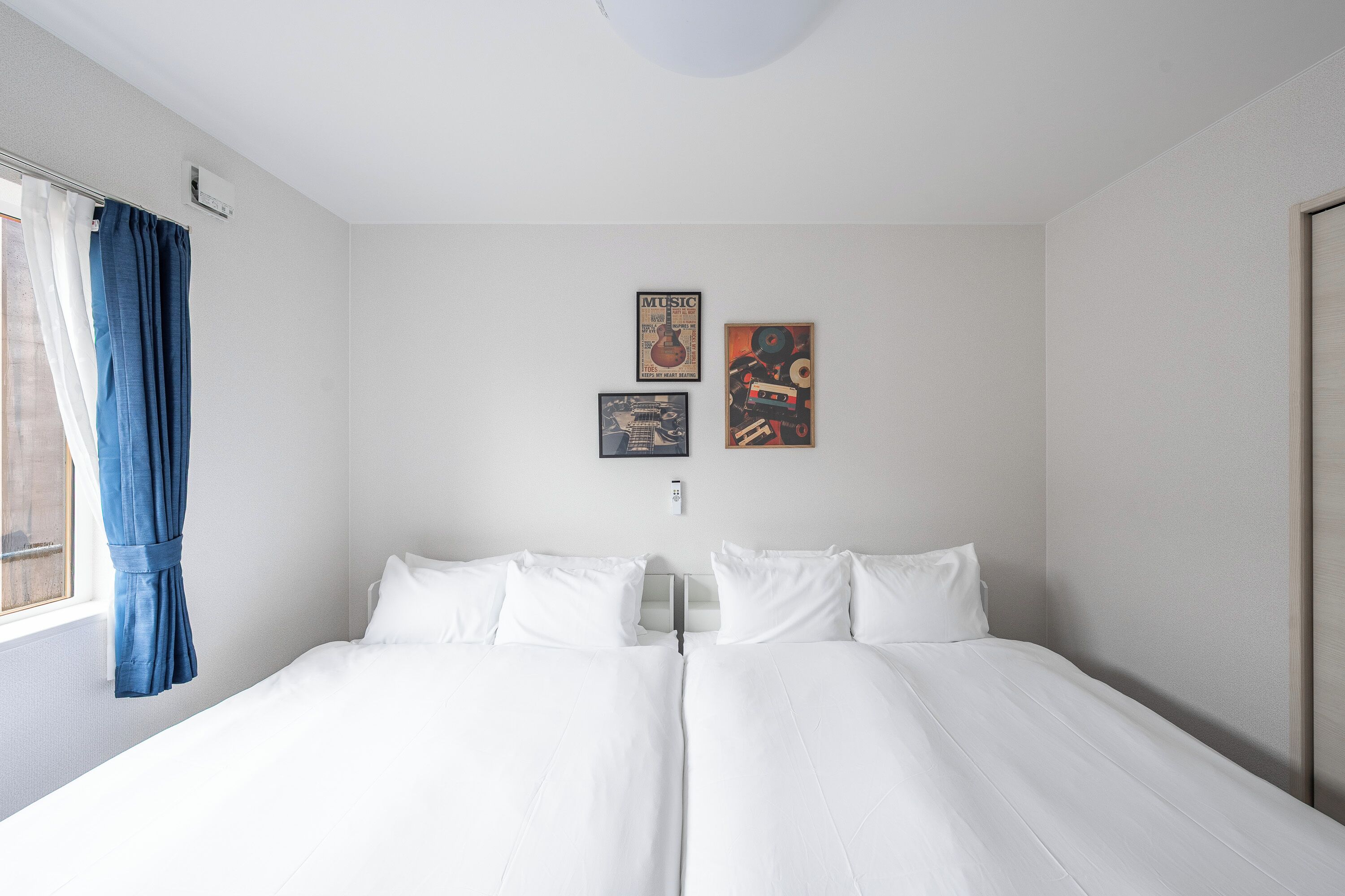 デスク、アイロン / アイロン台、WiFi (無料)