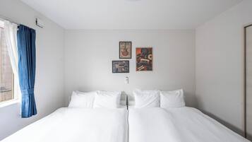 デスク、アイロン / アイロン台、WiFi (無料)