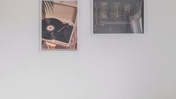 办公桌、熨斗/熨衣板、免费 WiFi