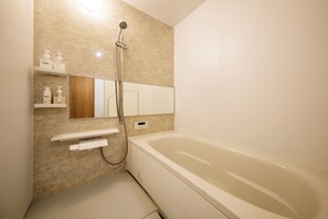 Eco-friendly toiletries, hair dryer, bidet, towels - Asakusa25m｜TDL 37m｜Free Parking｜ 61㎡｜ 2BR｜up to 9 (葛飾区新宿5丁目)