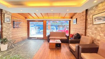 Pintu masuk interior