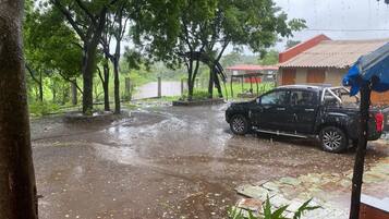 Cortinas blackout, tabla de planchar con plancha y wifi gratis