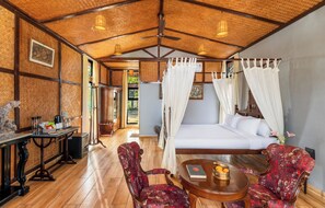 Premium Vintage Cottage with Balcony - Growpure Luxury Farm & Nature Resort  (Kushalgarh)