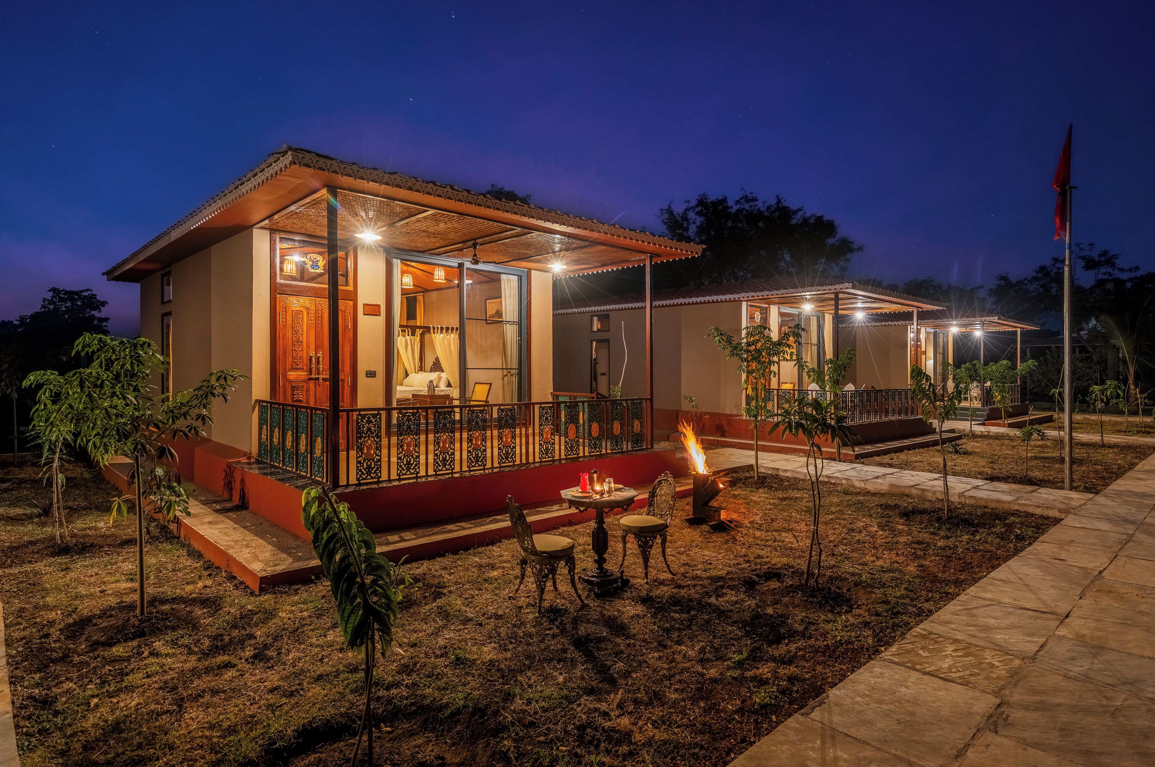 Hypo-allergenic bedding, minibar, individually decorated