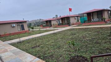 Cortinas blackout, tabla de planchar con plancha y wifi gratis