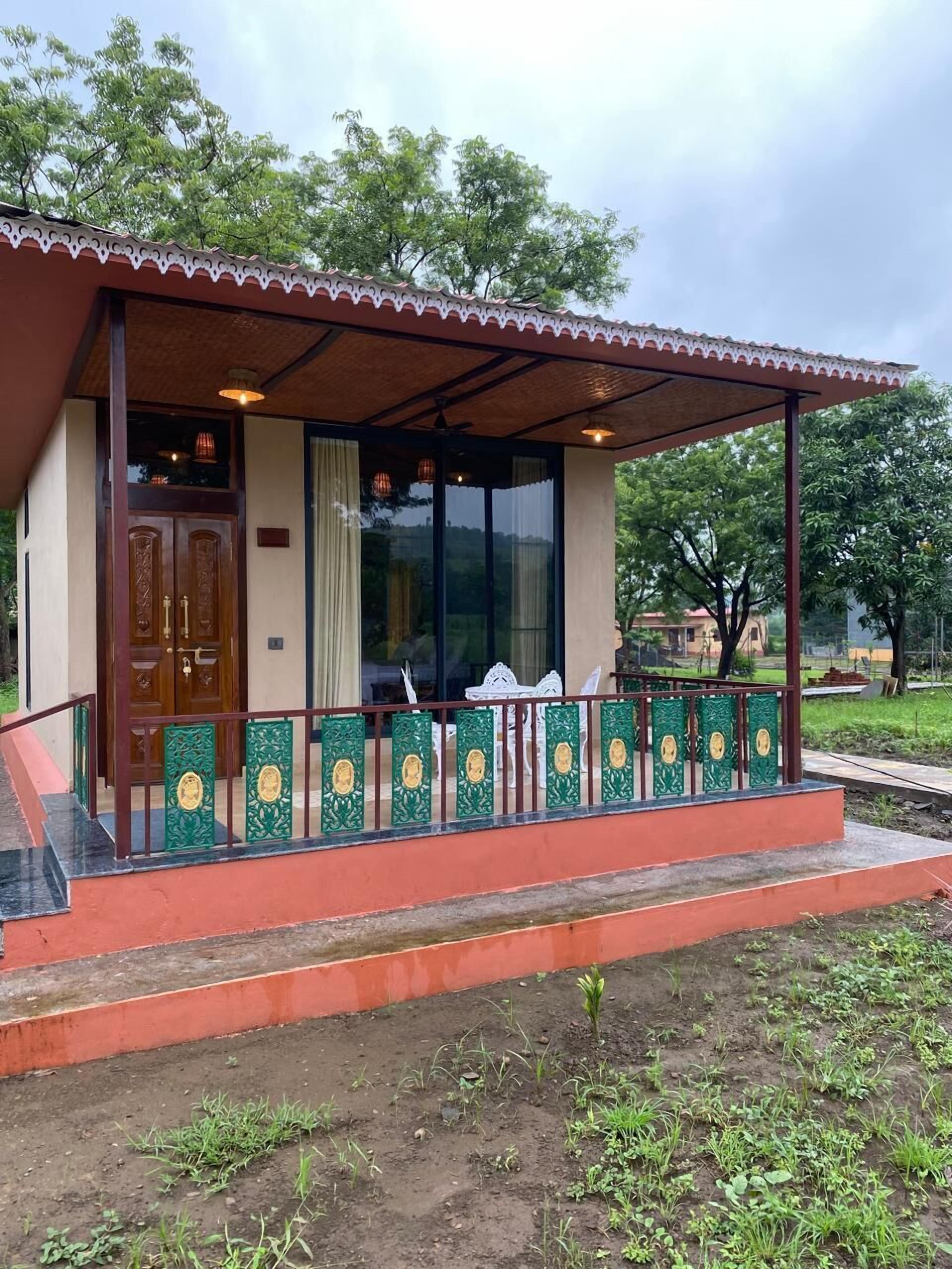 Cortinas blackout, tabla de planchar con plancha y wifi gratis 