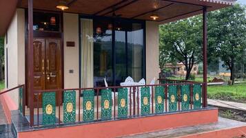 Cortinas blackout, tabla de planchar con plancha y wifi gratis