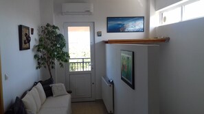 TV - Manolo's olive farm,apartment with big terrace,seaview (Chania)