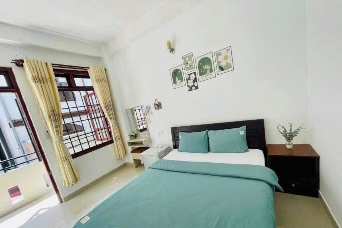 Double Room, Balcony | Blackout drapes, iron/ironing board, free WiFi
