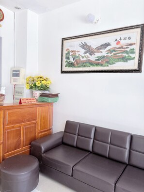 Reception - Dong Phu Hotel (Da Lat)