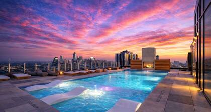 Skyline Views Rooftop Infinity Pool Rainey St