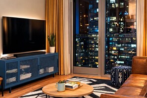 TV, fireplace, computer monitors, printers - Skyline Views Rooftop Infinity Pool Rainey St (Austin)