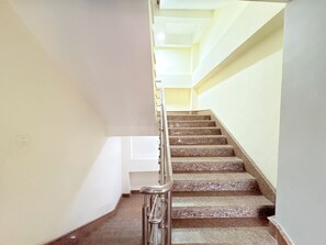 Staircase - Hotel Gangtok Heritage Inn by Baizus (Gangtok)
