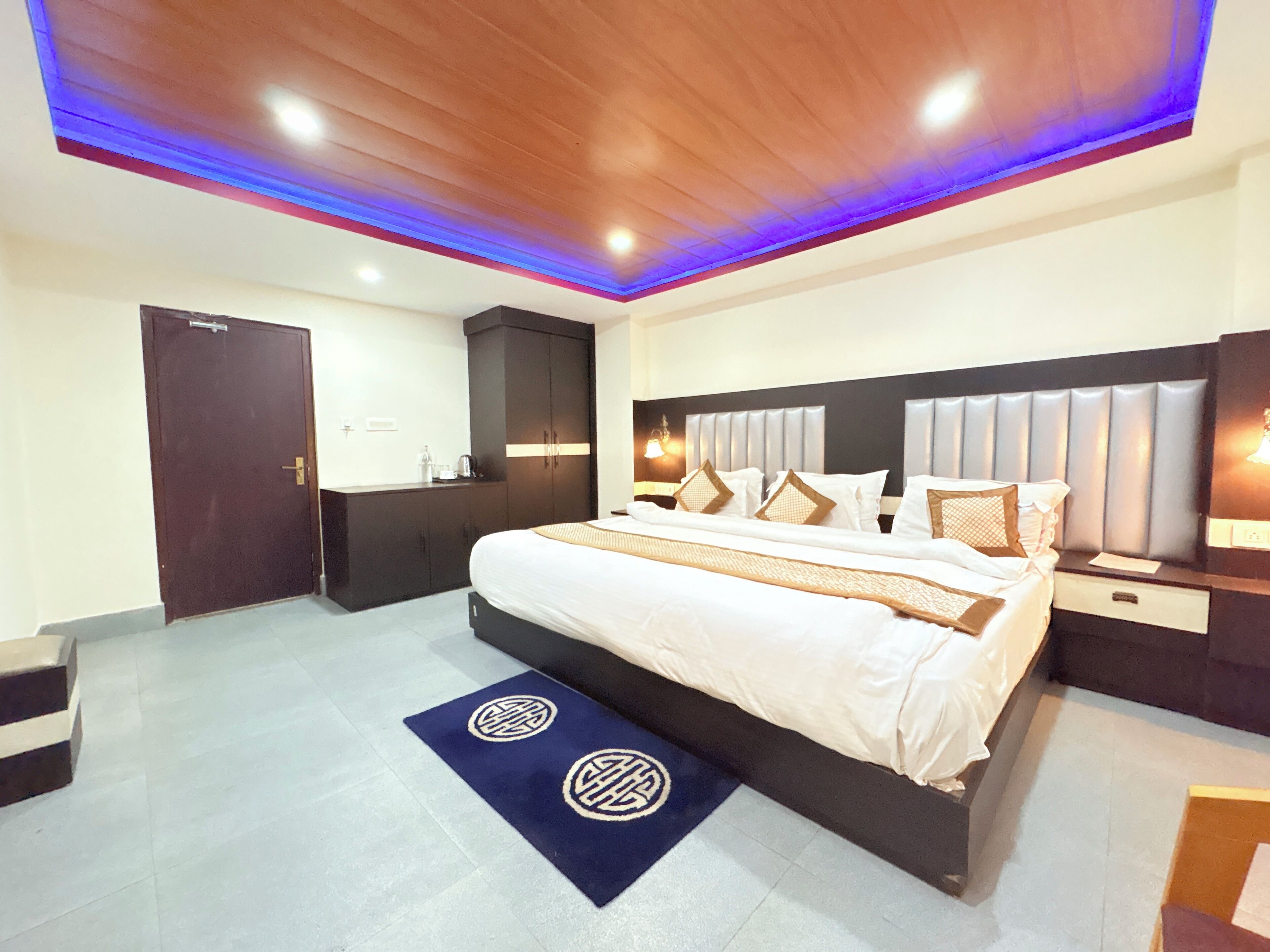 Classic Triple Room | Desk, free WiFi