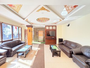 Lobby sitting area - Hotel Gangtok Heritage Inn by Baizus (Gangtok)