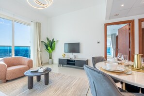 Dining - Family-Friendly Apartment, Few Minutes Drive to Dubai Marina and Miracle Garden (Dubai)