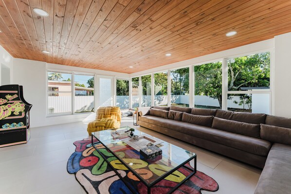 Interior - Miami Shores Entertainment Haven Sleeps 14 (Miami)