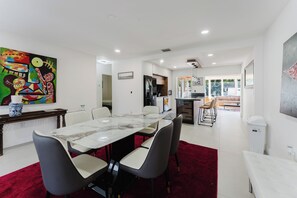 Dining - Miami Shores Entertainment Haven Sleeps 14 (Miami)