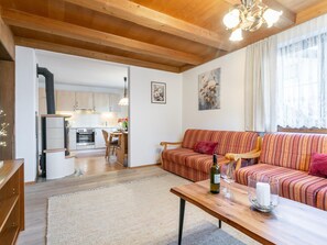 TV - Family Apartment with Garden in Westendorf (Westendorf)