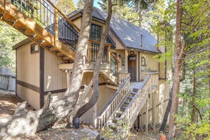 Exterior - 2 Decks! Pet-Friendly Lake Arrowhead Cabin (Lake Arrowhead)
