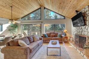 TV, fireplace, books - 2 Decks! Pet-Friendly Lake Arrowhead Cabin (Lake Arrowhead)