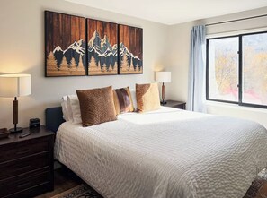 مكواة/لوح كي وواي فاي وملاءات أسرّة