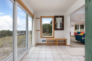 Interior - Beachwoods Cottage - Ocean View - Walking Distance to Beach (Pacific City)