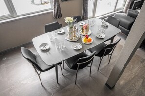 In-room dining - THE LAVENRIDGE (Nakafurano)