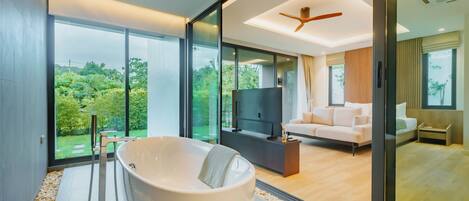 Coffres-forts dans les chambres, fer et planche à repasser