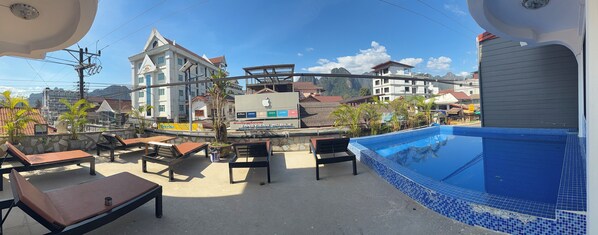 Terrace/patio - VangVieng Boutique Hotel (Vang Vieng)