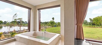 クックフオン トロピカル リトリート ニンビン