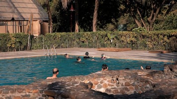 Innenpool, Außenpool