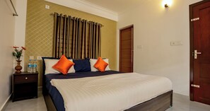 Internet, bed sheets - Affordable garden‑view stay in misty Munnar (Chithirapuram)