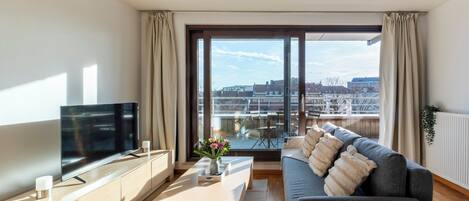 Apartment, City View | Living area