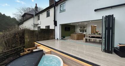 3 bedroom accommodation in Brereton, Cannock Chase