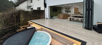 3 bedroom accommodation in Brereton, Cannock Chase