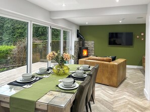 Uklassifisert bilde, 4 av 6, knapp