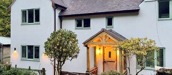 3 bedroom accommodation in Brereton, Cannock Chase