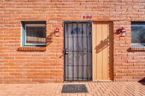 Exterior detail - Private Studio Casita w/ Fenced Patio – Walk to 4th Ave & Streetcar (Tucson)