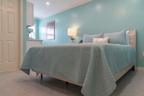 Iron/ironing board, internet, bed sheets - Flamingo Inn - Standard Queen with kitchenette #202 (Fort Myers Beach)