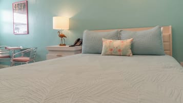 Iron/ironing board, Internet, bed sheets