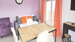Unclassified image, 2 of 3, button - Residence Le Saint Charles for 4 People (Aix-les-Bains)