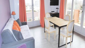 Unclassified image, 3 of 3, button - Residence Le Saint Charles for 4 People (Aix-les-Bains)