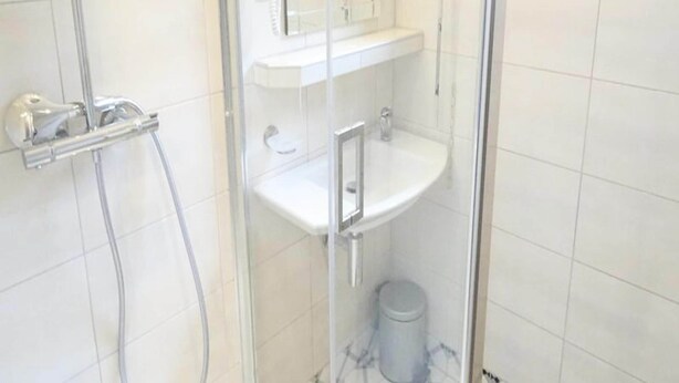 Unclassified image, 1 of 3, button - Residence Le Saint Charles for 4 People (Aix-les-Bains)