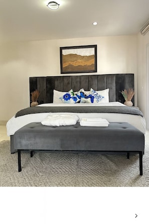 2 bedrooms - Luxury 2BR Apt Central Lekki Phase 1 (Lekki)