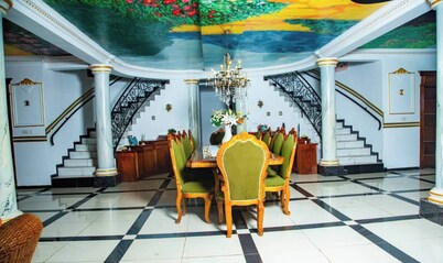 Maison Blanche Biteng